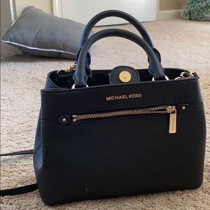 Black Michael Kors Crossbody